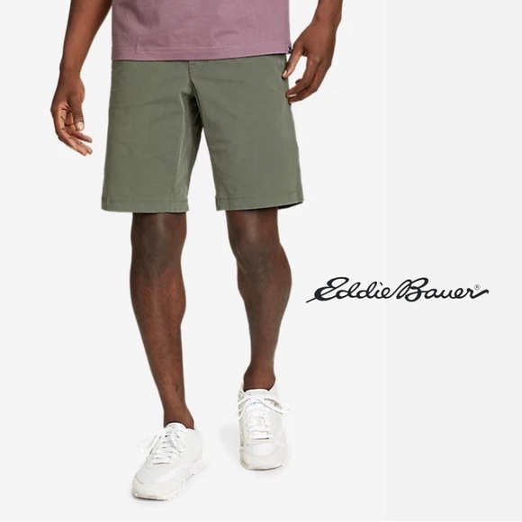 Eddie Bauer Other - Eddie Bauer Men’s Voyager Flex 10” Chino Shorts